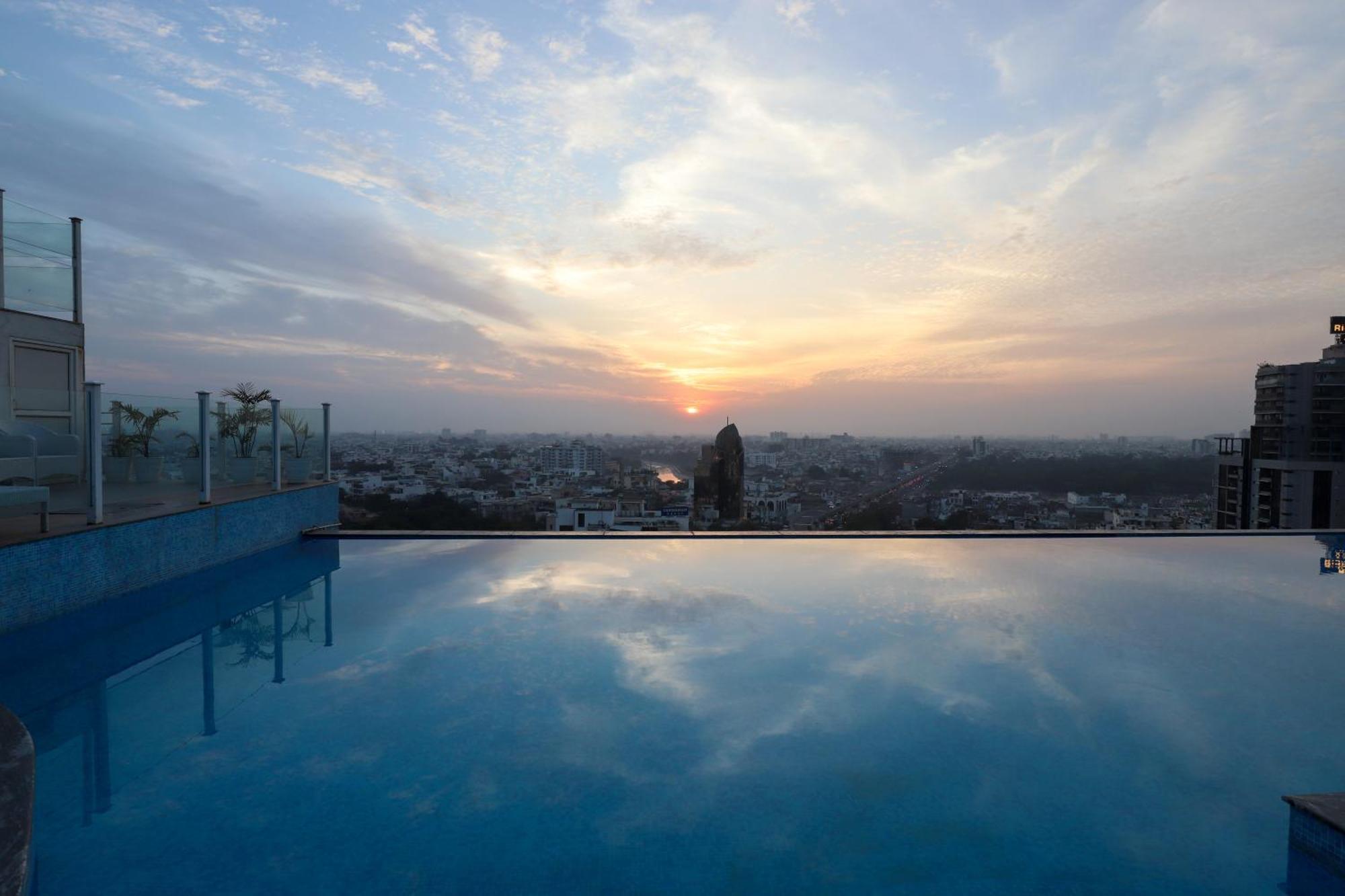The Grand Hotel Jaipur Bagian luar foto